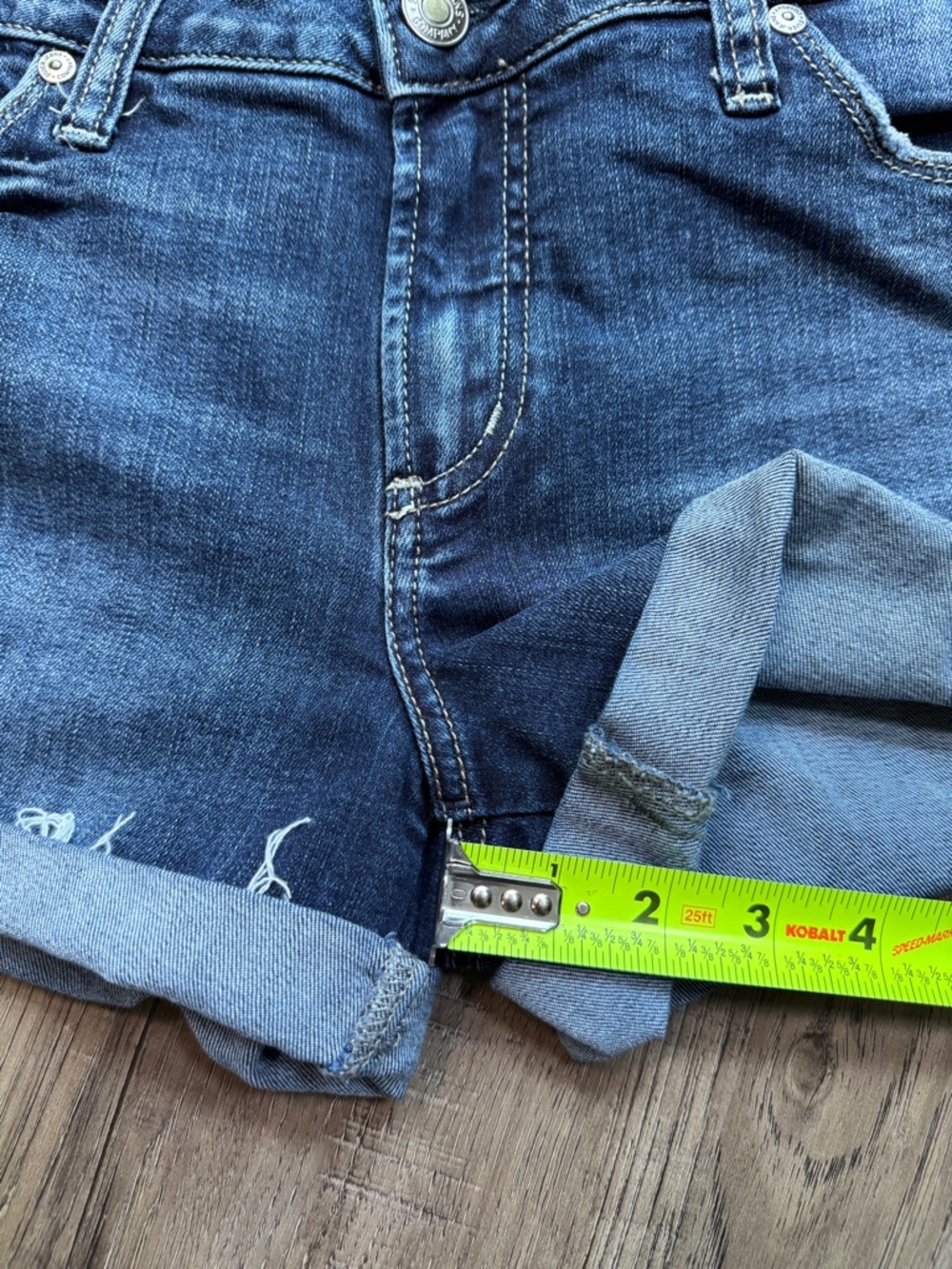 Silver Jeans Suki Distressed Rolled Hem Denim Shorts - Size 29 - Picture 6 of 12